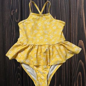 (SOLD)💛Yellow & White Floral One Piece Swimsuit🤍